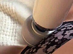 Amateurs have fun with Hitachi toys. 😊