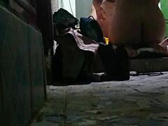 does this girl know how to blowjob?