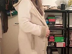 i'm the esclve f who samuse with champagne, oops