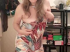 i'm the esclve f who samuse with champagne, oops