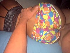 Enteada Finge Que Não Vê O Padrasto Metendo De Ladinho?