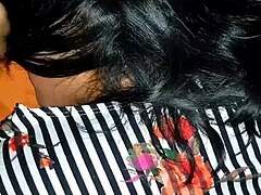 Fiesta en mi casa compa�era a del trabajo finge no sentir mi verga pero s�lo queria que la chimara secretaria chapina