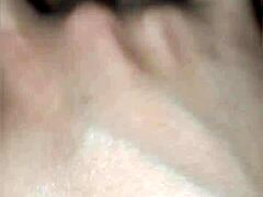 mi coño está cremoso mientras me masturbo hasta un orgasmo increíble en video vertical 1080p