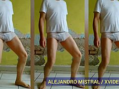 hombre gay bailando en ropa interior blanca mojada trusas calzoncillos calientes alejandro mistral