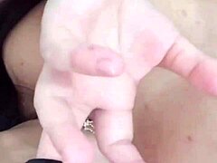 novinha gostosa ficando nua e usando seus brinquedos - parte 3