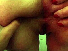 Mi Vecino De 19 Años Me Ayuda A Hacer Porno E Incluso Me Limpia La Orina Con La Lengua