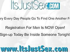 Starri Knight, watch her finger bang that pretty pussy!