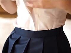 年轻夫妻操大奶少女高潮