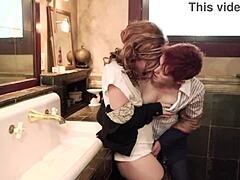 Proxy Paige Lily Cade和Nikki Hearts分享亲密时刻