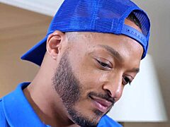 Manroyale Gamer Twink Uses Tight Ass to Tip Delivery Driver