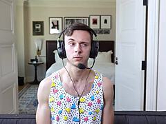 Manroyale Gamer Twink Uses Tight Ass to Tip Delivery Driver