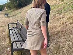 为什么Alessandra小姐在车里对大黑鸡巴这么骚？