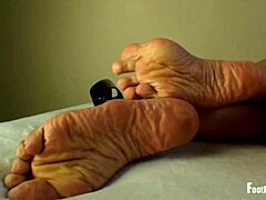 jade vixen removes black nylon stockings 😘