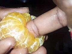 la clémentine loves pushing her finger deep into her pussy 😍