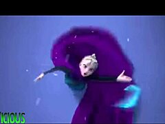 Liz Vicious 在性感哥特红发动漫Hentai卡通中唱仇恨者之歌