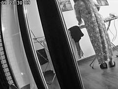 i'm the real cheatin wife, fuckin with a frend while husband at work