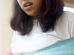 老师马坦·所罗门和学生凯·安德烈亚·诺瓦尔在奥尔莫克市连接