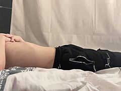 漂亮金发给室友口交😘