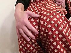 我太兴奋了，日本男孩诱惑瘦成熟女人毛口交后入操和禁忌深内射