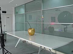 liz rainbow enjoys a gentle session with pervect