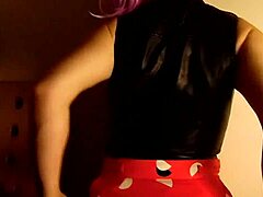 Lucy Diamond Twerks In Fishnets