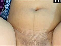 嘿，看Sudipa的性爱Vlog，三人行拳交全家乱伦印地语音