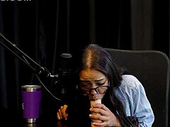 morena safada mostra o seu boquete mostra os peitos e a bucetinha gostosa depois de falar que não se sentiria a vontade com cuspe - alice vasconcelos watch on sheer red especial páscoa