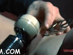 紧缚美女含鸡巴深喉