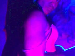 i wanna tell ya sumthin, pay attenshun mommy shemale, she's got a secret