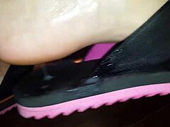 hey, luh gives that intense footjob with her feet 👣