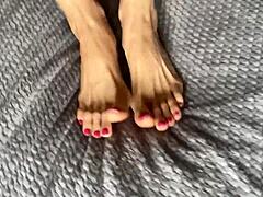 i got this footfetish thing, please cum all over my feet, i beg you