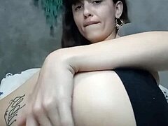 Young girl fucking her hot ass?