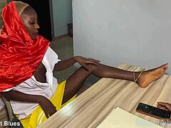 How does this ebony petite 18+ student seduce her teacher with moans right before Christmas vacation?