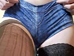 mistress elza kom gets her ass worshiped by curvy goddess in heels 😍