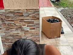 puta colombiana sucks cock on street, caught by neighbor 😱