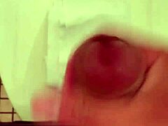 Japanese Amateur Pleasures Herself in Solo Masturbation Session