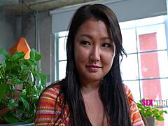 亚洲继母无聊建议POV口交幻想，不是儿子。