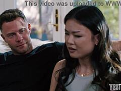 娇小亚洲18+少女与闺蜜男友尝试BDSM捆绑群P口交恋物