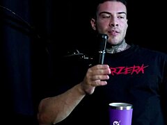 Rafinha sees a beautiful blonde in class and faces friend hates on Sheer Red.