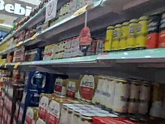 妻子在公共汽车中不穿内裤户外业余屁股戴绿帽！