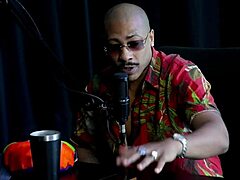 制片人要检查自大狂故事，Nego Catra穿透明红衣自重骚聊