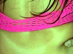 Levei a novinha na casa de swing e macetei ela no glory hole ela pediu pra eu gozar na sua boca e tomou todo o meu leitinho porno 4k