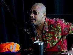 制片人要检查自大狂故事，Nego Catra穿透明红衣自重骚聊