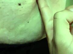 Exploring the navel of a beautiful latina milf amateur