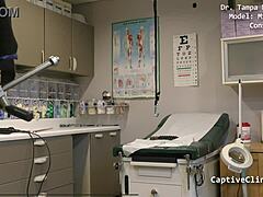 Minnie Rose Spreading Hairless Pussy Backstage for Cash