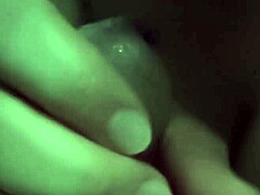 ela adora sentar assim, esposa safada de quatro e sentando só de calcinha pra mim