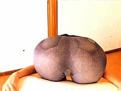 That latina teen with big ass in ultra tight denim drives me crazy