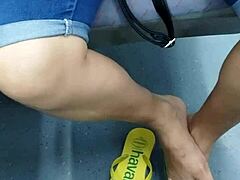 Candid Brazilian girl shows off flip flops in shoeplay