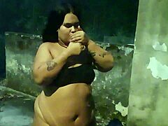 Blowjob and fucking in abandoned school