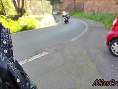 Hey, I flashed my dick to a hot girl on the street and she helped me